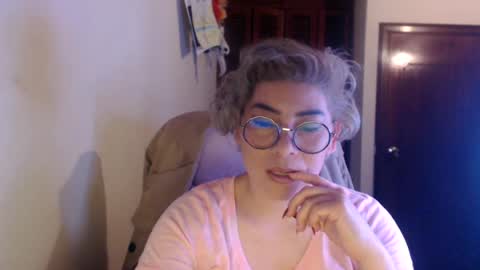 adan_romanoff online show from June 18, 2026, 6:57 am