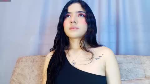  Adara Johnson  online show from November 8, 2025, 11:43 am