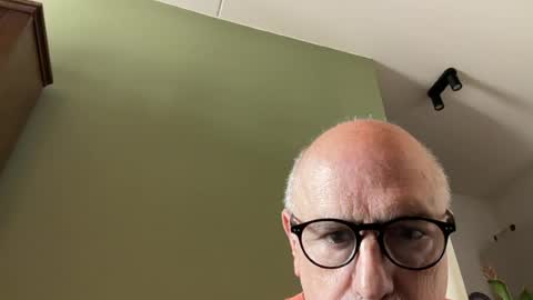 Snapshot of add_me_2 chatting on August 8, 2026, 10:39 am add_me_2 online show from August 8, 2026, 10:39 am