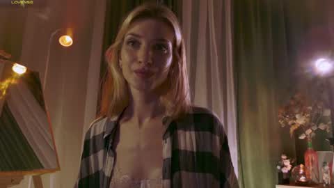 Snapshot of adelaidegilber_ chatting on July 25, 2026, 5:21 pm Adel online show from July 25, 2026, 5:21 pm