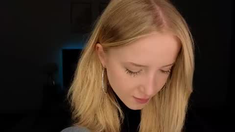 Snapshot of adele_armas chatting on June 17, 2026, 8:54 pm Adele online show from June 17, 2026, 8:54 pm
