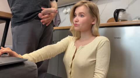 Adele Nick online show from April 11, 2026, 12:31 pm