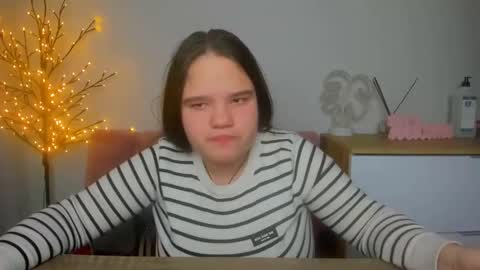 adelecruzz online show from February 12, 2025, 4:44 pm