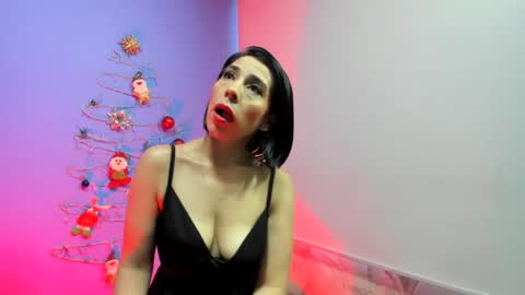 Adelle online show from December 18, 2024, 11:24 am