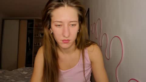 Snapshot of adellqueen chatting on April 25, 2026, 9:34 pm Adell online show from April 25, 2026, 9:34 pm