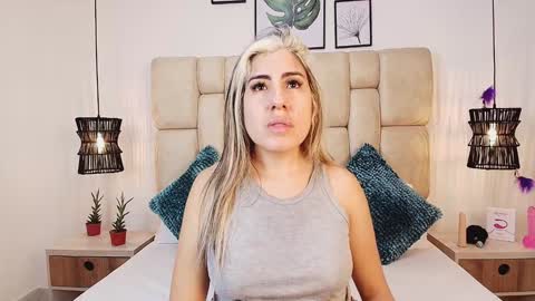 AdharaSmithh online show from February 9, 2025, 2:06 am