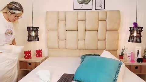 AdharaSmithh online show from February 25, 2025, 8:41 pm