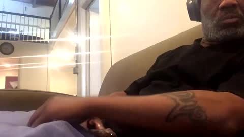 Snapshot of adick_ting chatting on December 8, 2024, 8:15 pm adick_ting online show from December 8, 2024, 8:15 pm