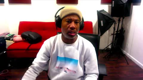 Snapshot of adick_ting chatting on December 10, 2024, 7:26 am adick_ting online show from December 10, 2024, 7:26 am