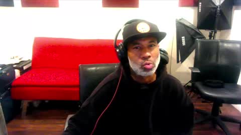 Snapshot of adick_ting chatting on December 18, 2024, 6:10 am adick_ting online show from December 18, 2024, 6:10 am