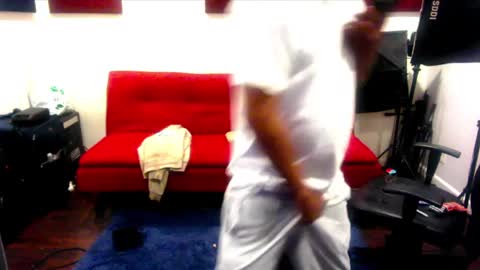 Snapshot of adick_ting chatting on February 7, 2025, 9:15 pm adick_ting online show from February 7, 2025, 9:15 pm