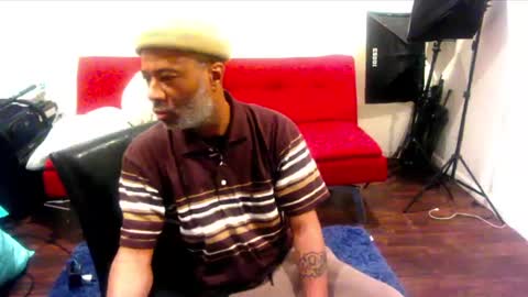 Snapshot of adick_ting chatting on February 24, 2025, 8:27 am adick_ting online show from February 24, 2025, 8:27 am