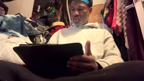 Snapshot of adick_ting chatting on October 14, 2025, 6:14 am adick_ting online show from October 14, 2025, 6:14 am