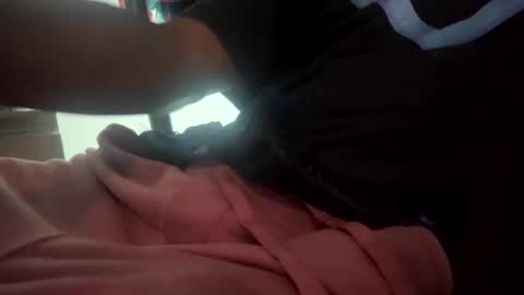 Snapshot of adick_ting chatting on October 21, 2025, 11:49 pm adick_ting online show from October 21, 2025, 11:49 pm