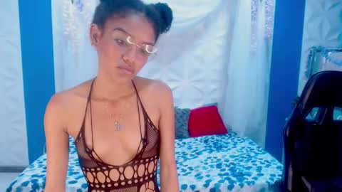 adisson_petite1 online show from October 8, 2025, 1:09 pm