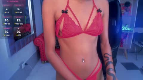 adisson_petite1 online show from November 28, 2025, 1:36 pm