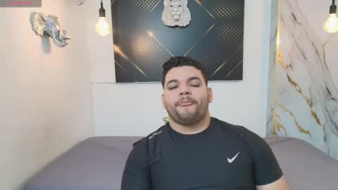 ADONIS online show from November 9, 2025, 11:52 am