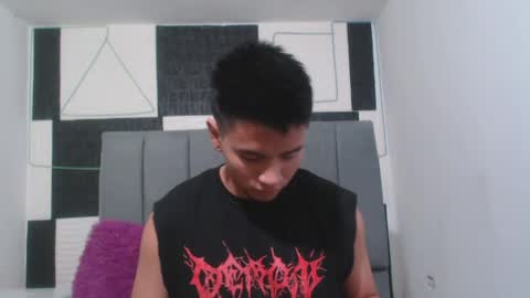 adonis_latin_19 online show from April 17, 2026, 3:09 am