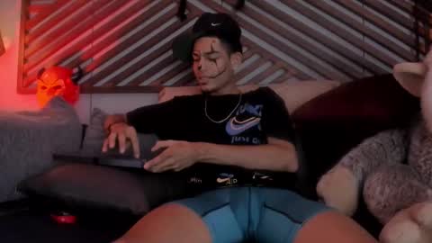 Snapshot of adonis_wb chatting on October 20, 2025, 10:32 pm adonis_wb online show from October 20, 2025, 10:32 pm