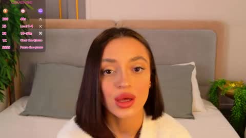 adoracortes online show from April 7, 2026, 5:08 am