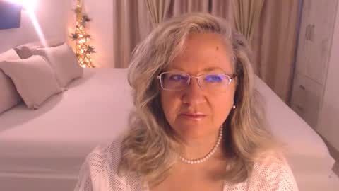 Cryna online show from October 2, 2025, 4:19 am