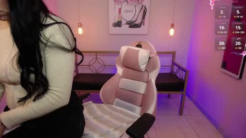 Snapshot of adri_gomez_1 chatting on June 1, 2026, 12:40 pm Adri online show from June 1, 2026, 12:40 pm