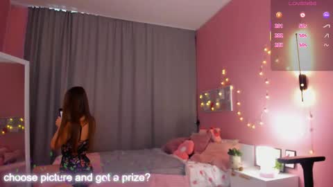 Snapshot of adria_arjona chatting on January 17, 2026, 7:35 am Eva online show from January 17, 2026, 7:35 am