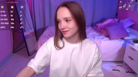 Snapshot of adria_arjona chatting on April 27, 2026, 7:39 am Eva online show from April 27, 2026, 7:39 am