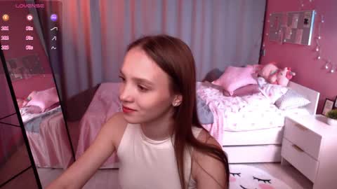Snapshot of adria_arjona chatting on June 6, 2026, 7:35 am Eva online show from June 6, 2026, 7:35 am