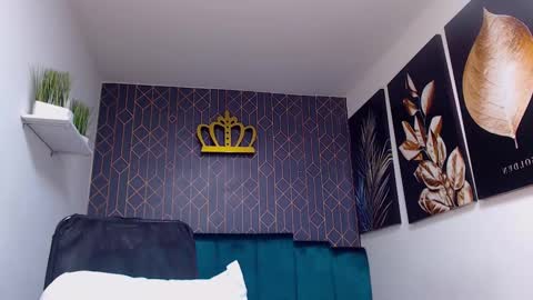   online show from March 6, 2025, 2:51 pm