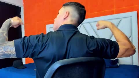   online show from October 13, 2025, 6:08 pm