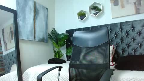   online show from February 25, 2026, 6:06 pm