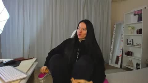 Adriana online show from February 19, 2026, 6:53 am