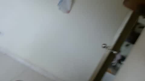 Adriana Tellez online show from November 6, 2025, 2:29 pm