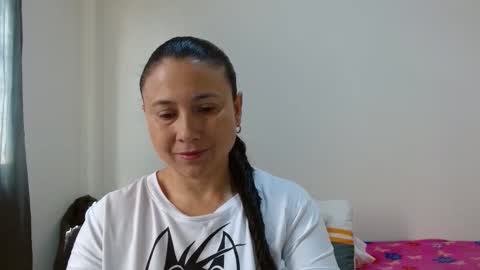 Adriana Tellez online show from December 14, 2025, 3:17 pm