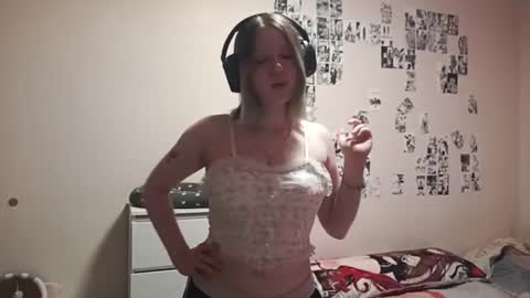Snapshot of adriannamalango chatting on July 1, 2026, 4:40 pm Sofa online show from July 1, 2026, 4:40 pm
