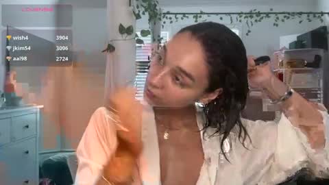 Snapshot of adriannarodriguez chatting on April 30, 2026, 7:09 pm Adrianna online show from April 30, 2026, 7:09 pm