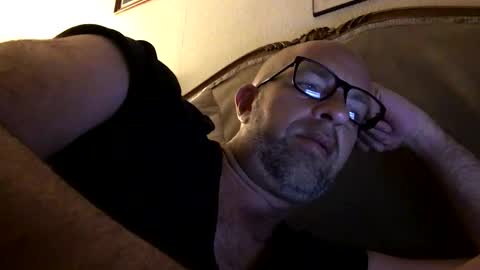 adrienfromparis online show from April 14, 2026, 9:32 pm