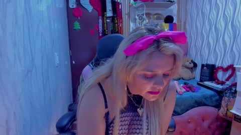 Snapshot of adriiana_fox_ chatting on February 3, 2026, 6:02 pm adriiana_fox_ online show from February 3, 2026, 6:02 pm