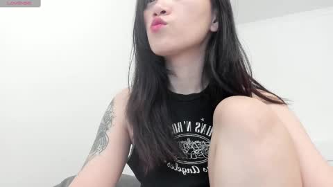 Aenie online show from March 12, 2025, 7:24 am