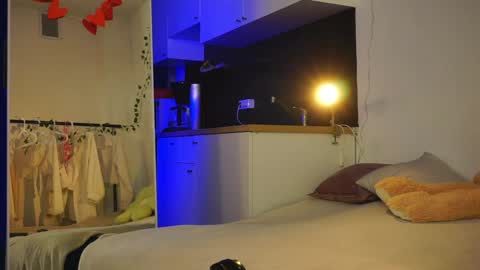 Naomi My instagram account - teasing naomi online show from December 5, 2024, 2:31 am