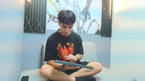 AETHON online show from November 7, 2025, 1:22 pm