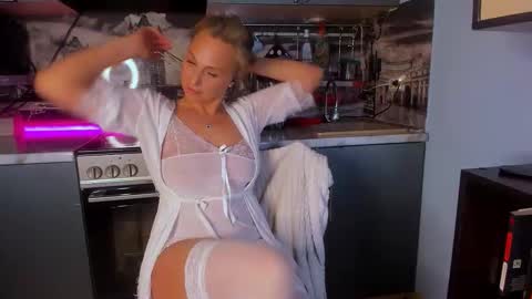 OneAfa online show from November 24, 2025, 8:52 pm