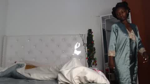 Snapshot of africanpetitequeen chatting on February 10, 2025, 1:03 am CIARA online show from February 10, 2025, 1:03 am