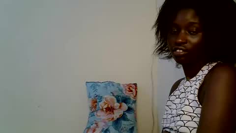 Snapshot of africanuh chatting on April 4, 2026, 5:43 pm Africanuh online show from April 4, 2026, 5:43 pm