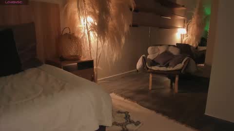 Emma online show from March 12, 2025, 3:02 am