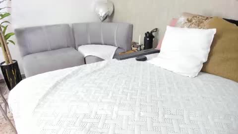 Snapshot of afrodita_martinez chatting on February 17, 2025, 5:21 pm Afrodita online show from February 17, 2025, 5:21 pm