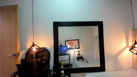 Afrodita online show from November 16, 2025, 1:39 pm