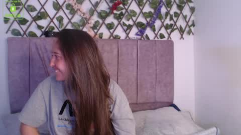 Snapshot of afroditawhispers chatting on May 27, 2026, 1:57 am Lia Valkyria online show from May 27, 2026, 1:57 am