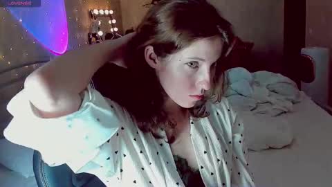 Snapshot of agata_in_wonderland chatting on September 9, 2025, 4:17 pm agata_in_wonderland online show from September 9, 2025, 4:17 pm